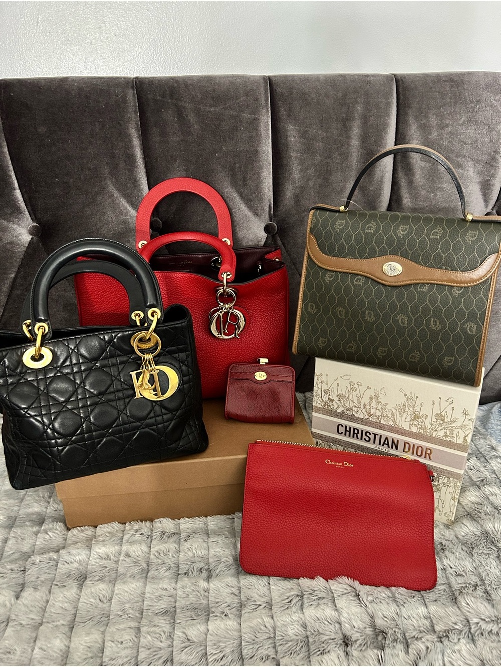 ❤️Dior Diorissimo Pebbled Leather light Gold Hardware and Detachable Pouch - Picture 9 of 9